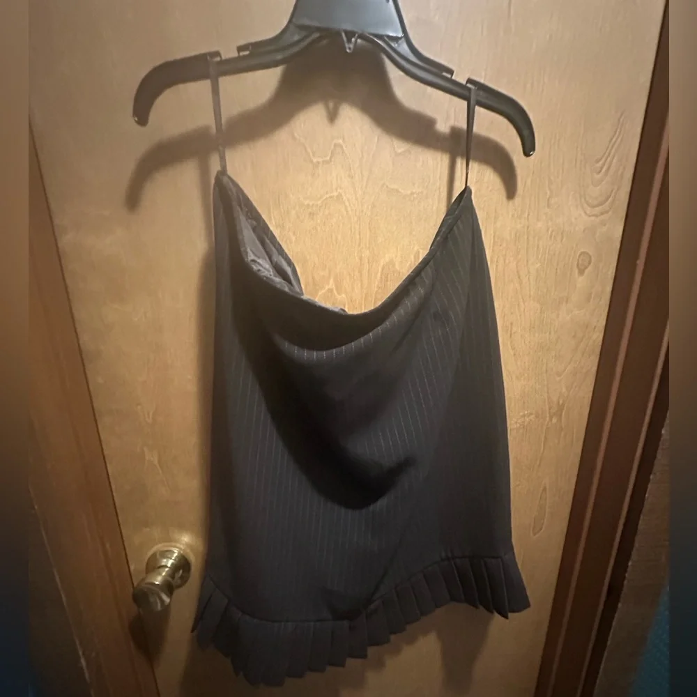 Tahari Elegant Brown Pinstripe Blazer and Skirt Set 16P - Picture 3 of 16